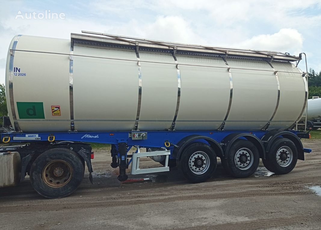 Menci tanker semi-trailer