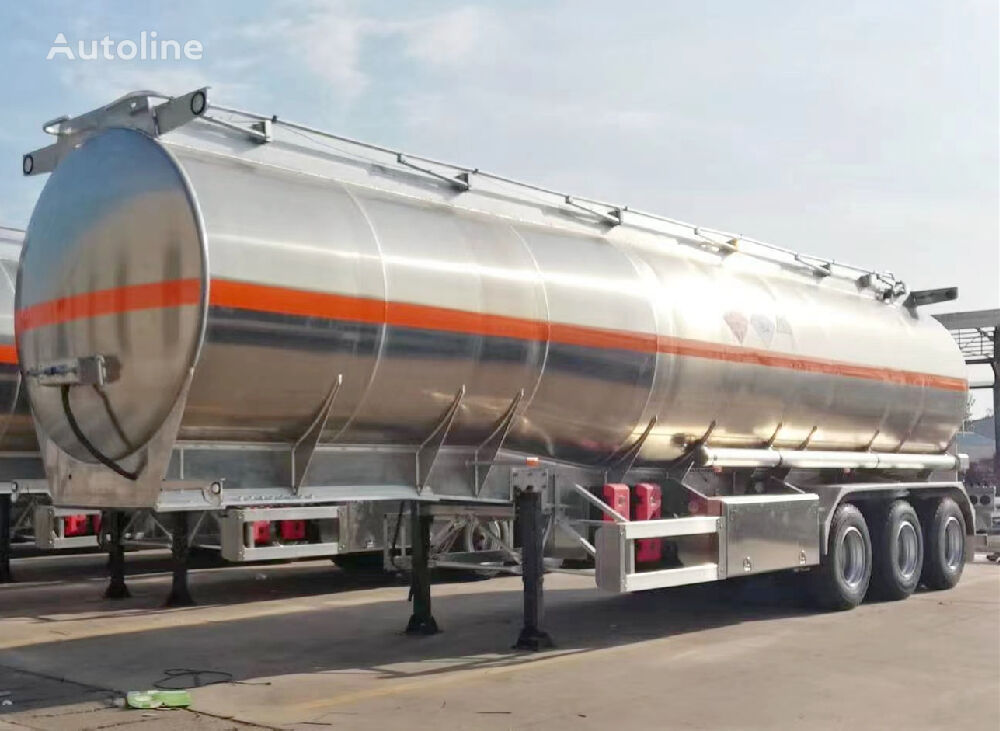 新しいTITAN Tri Axle Aluminum Tanker Trailer for Sale Near Me - Y タンカーセミトレーラ