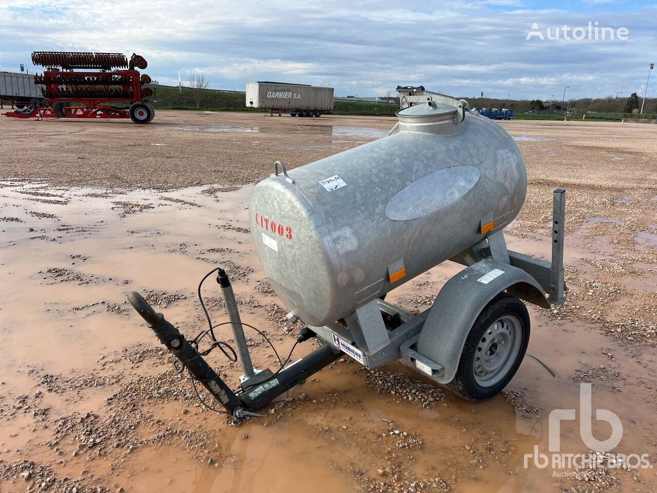 HUBIERE CTR751 500 L S/A Citerne A Eau 1 Essieu tanker trailer