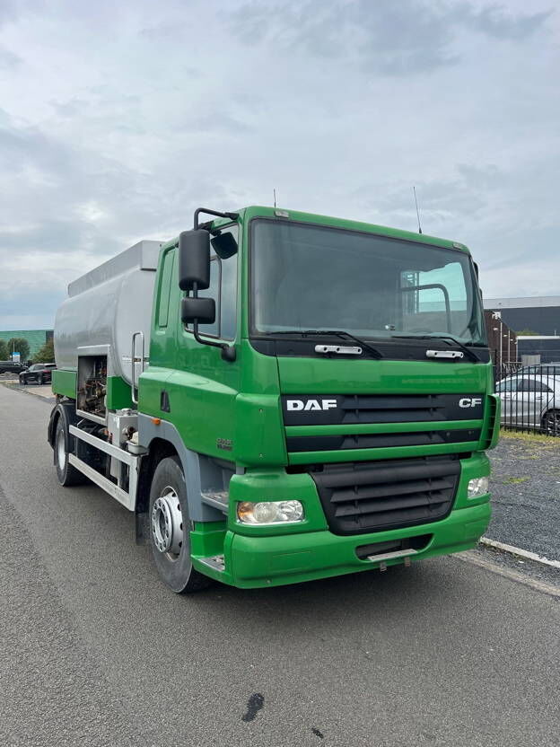 camion autocisterna DAF CF 85.340