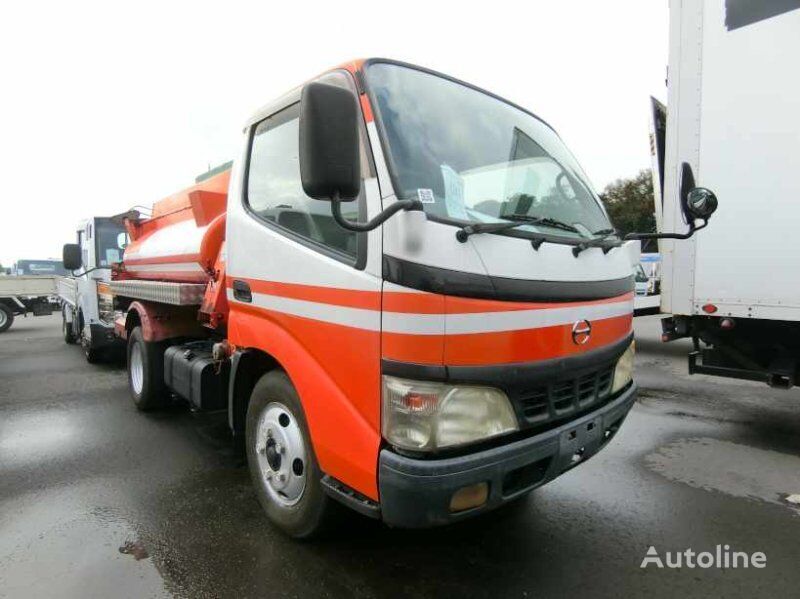 Hino DUTRO tankbil lastbil