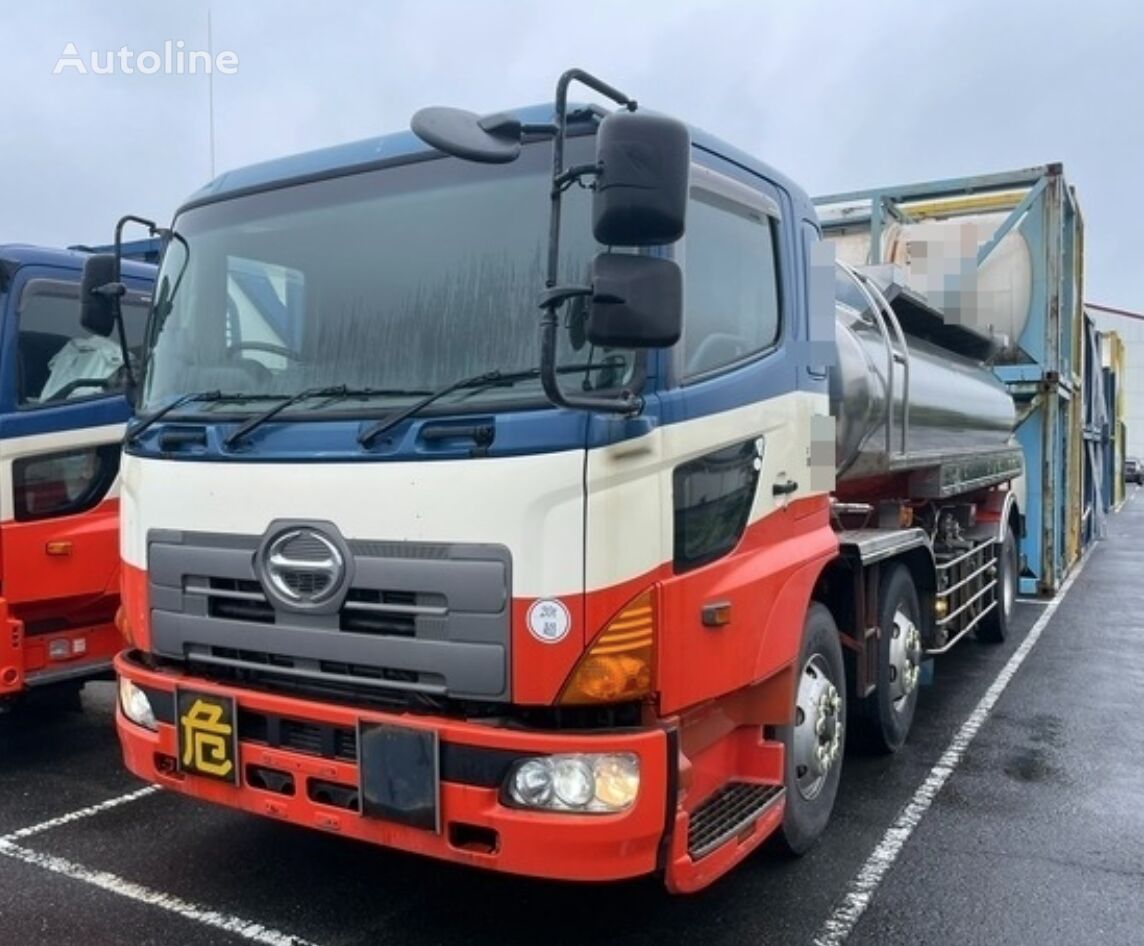 camion-citerne Hino Profia