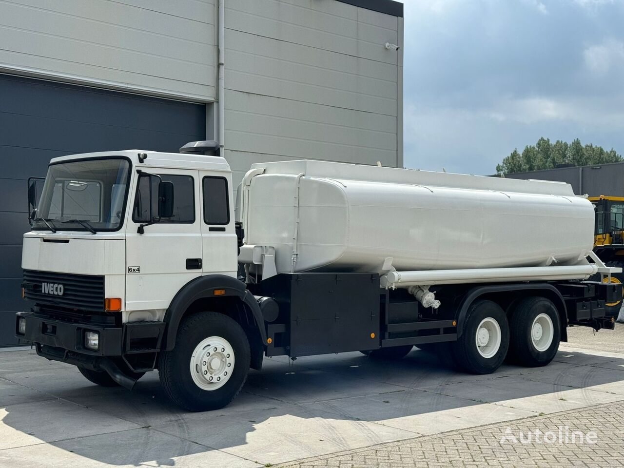 camion-citerne IVECO 260-32 18600 LITERS CAPACITY