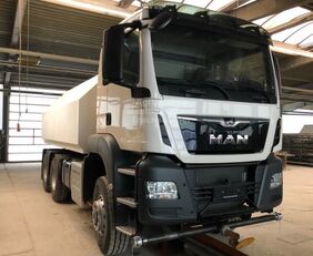 MAN TGS 33.500 tanker truck