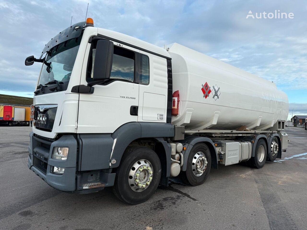 nákladní vozidlo cisterna MAN TGS 35.400 8X2*6 BL ADR 23.000 L Tank Euro 6