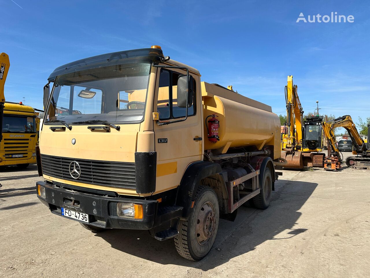 Camion autocisterna Mercedes-Benz 1317 - Autoline