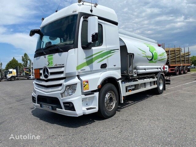 автоцистерна Mercedes-Benz Actros