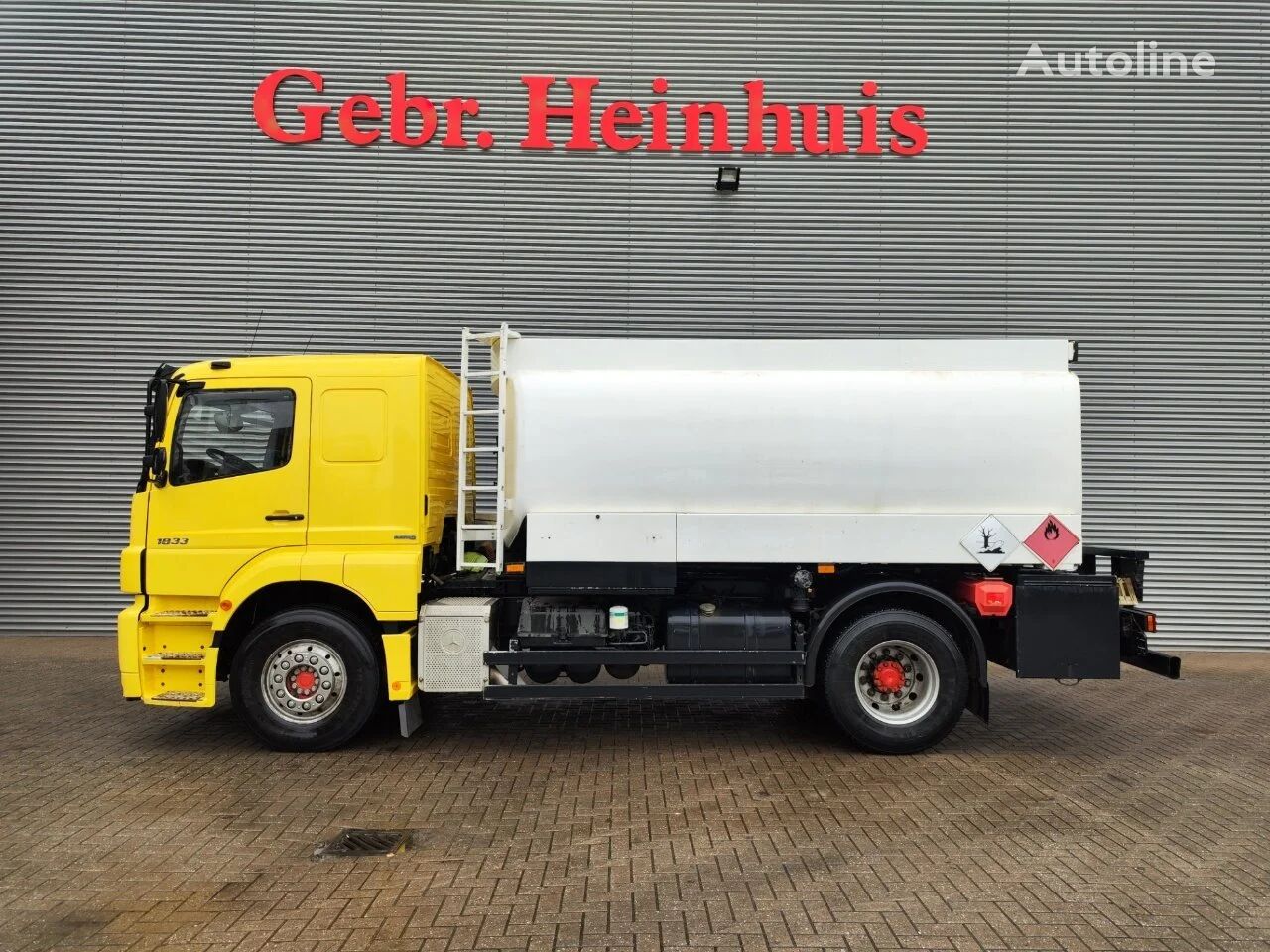 вантажівка автоцистерна Mercedes-Benz Axor 1833 4x2 Euro 5 14.070 Liter Tank German Truck!