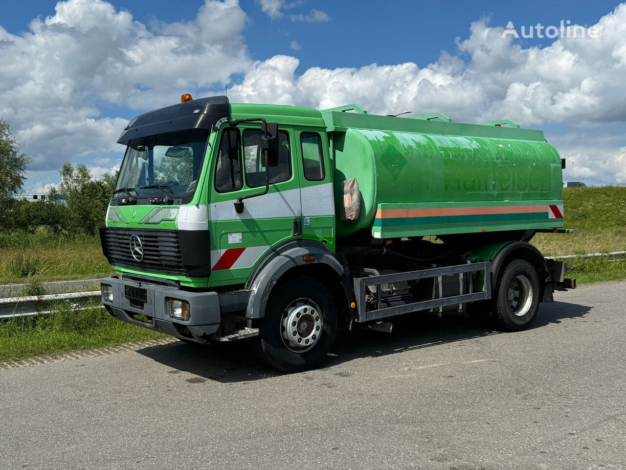 camion-citerne Mercedes-Benz MercedesBenz SK1824AK Water Truck 6000L