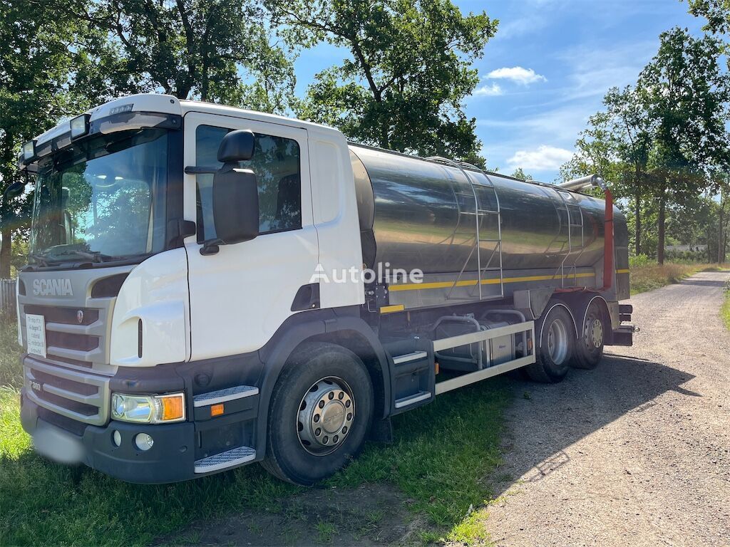 вантажівка автоцистерна Scania P360LB6X2*4HNB