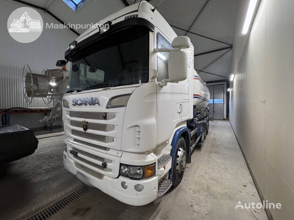 autocisterna Scania R 560 LB