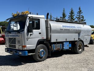 شاحنة الصهريج Volvo FL10