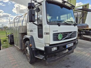 camion autocisterna Volvo FL6 220