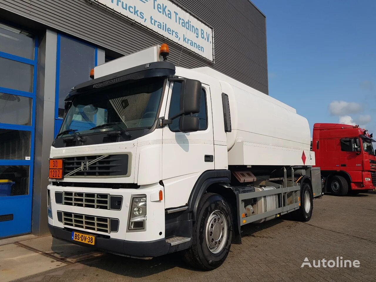 автоцистерна Volvo FM 9.340 Petrol, Diesel 17000 Ltr. 3 Compartementen