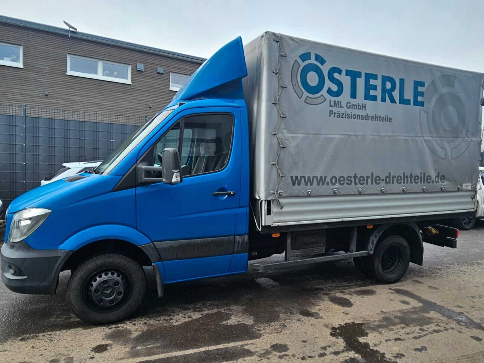Mercedes-Benz Sprinter 519 CDI camion platformă acoperit cu prelată