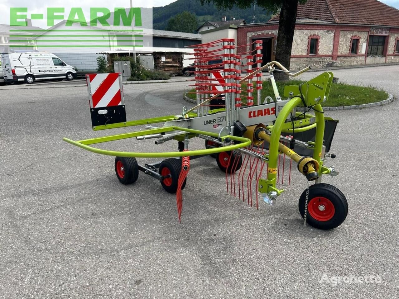 Claas liner 370 tandem pal tedder