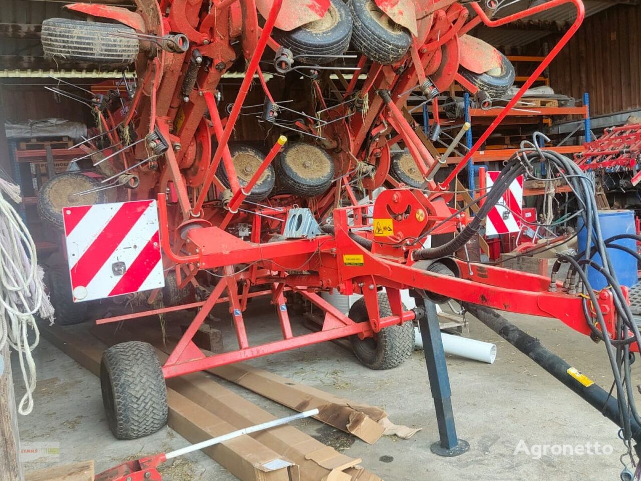 Kuhn GF 10802T tedder