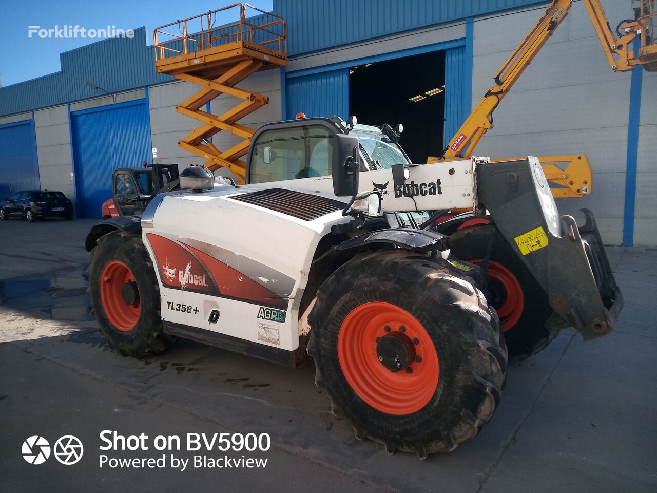 Bobcat TL 358 + AGRI telehandler