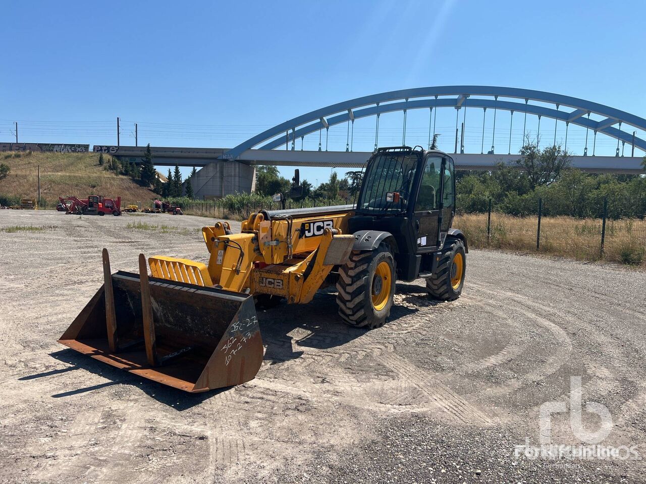 телескопический погрузчик JCB 535V140 Chariot Telescopique