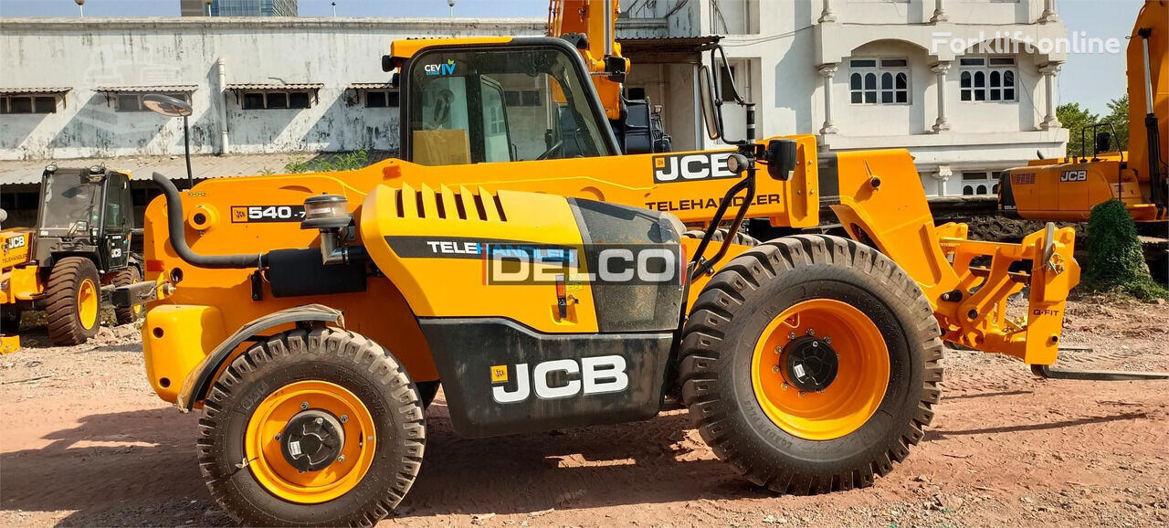 新伸缩臂叉装机 JCB 540-70