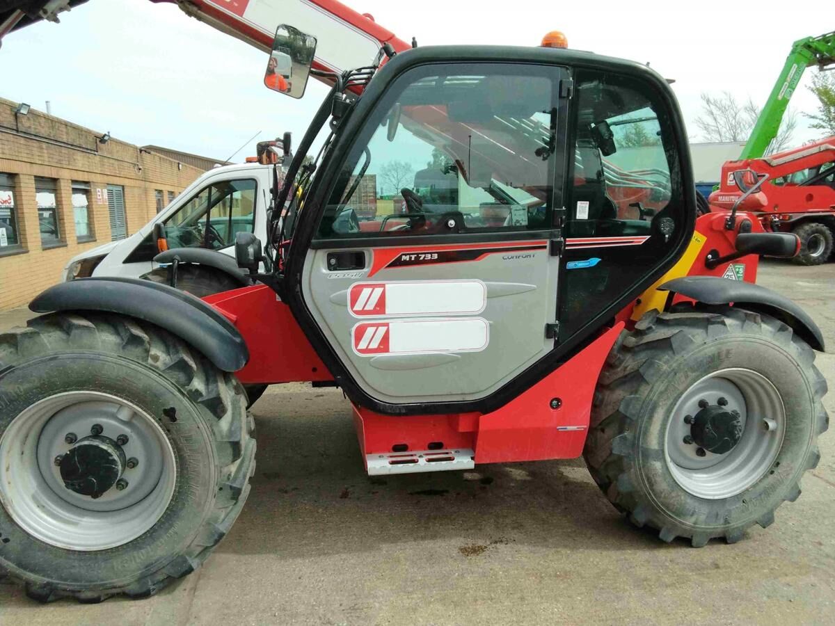 Empilhador telescópico Manitou MT733 a venda | Forkliftonline MZ Empilhador telescópico Manitou MT733 - Forkliftonline