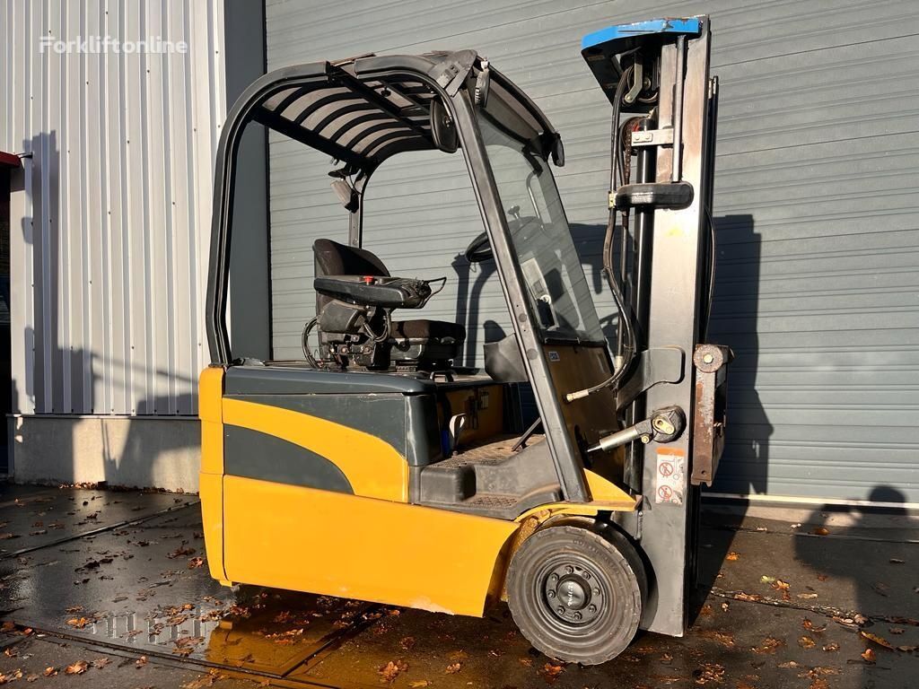 Caterpillar EP16NT three-wheel forklift