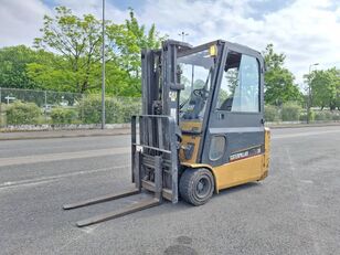 Caterpillar EP20KT three-wheel forklift