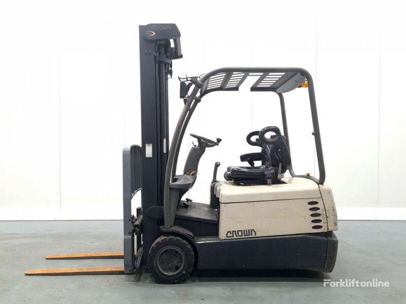 carrello elevatore a 3 ruote Crown SC3240-1.8