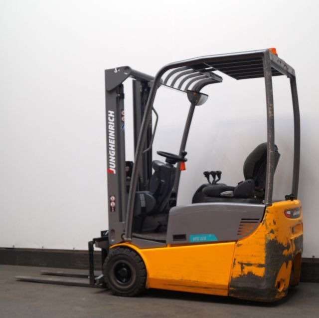 Jungheinrich EFG115 three-wheel forklift