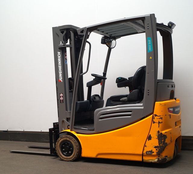 Chariot élévateur à trois roues Jungheinrich EFG216 - Forkliftonline