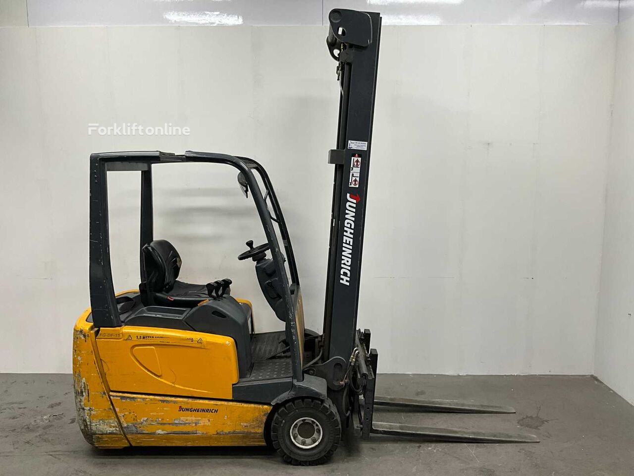 Prodaja Jungheinrich efg-df16sp viličara na tri kotača | Forkliftonline HR Jungheinrich efg-df16sp viličar na tri kotača - Forkliftonline