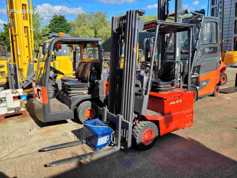 Linde E12Z-02 324 three-wheel forklift