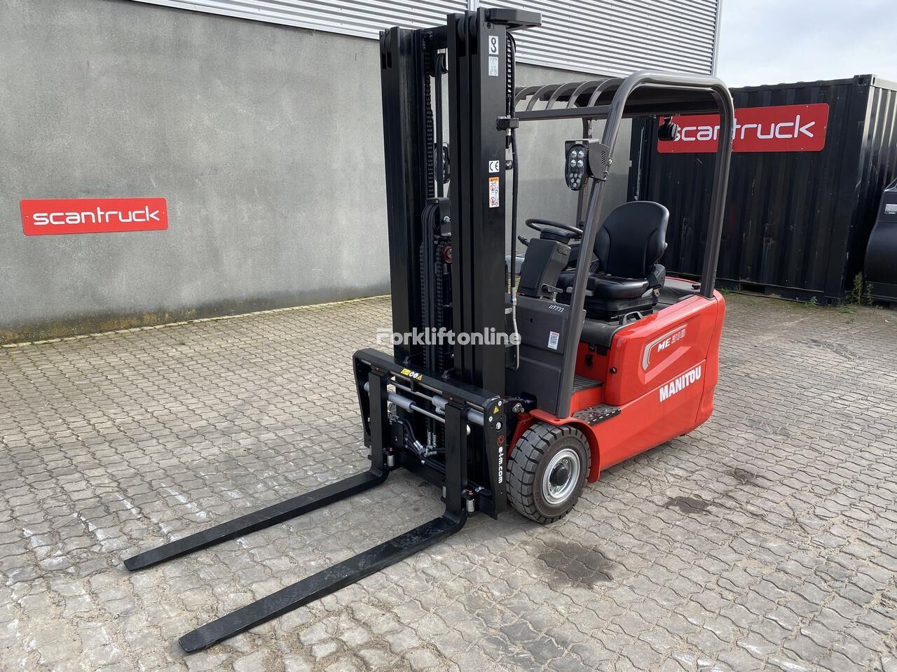 Manitou ME318 three-wheel forklift