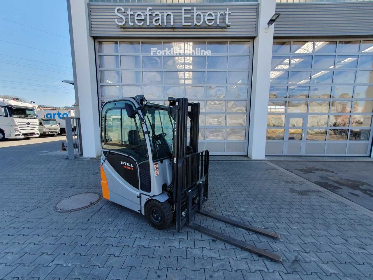 Still RX20-14 / 2016 / Triplex: 4.60m! / 271h / SS three-wheel forklift for sale | Forkliftonline Still RX20-14 / 2016 / Triplex: 4.60m! / 271h / SS three-wheel forklift - Forkliftonline