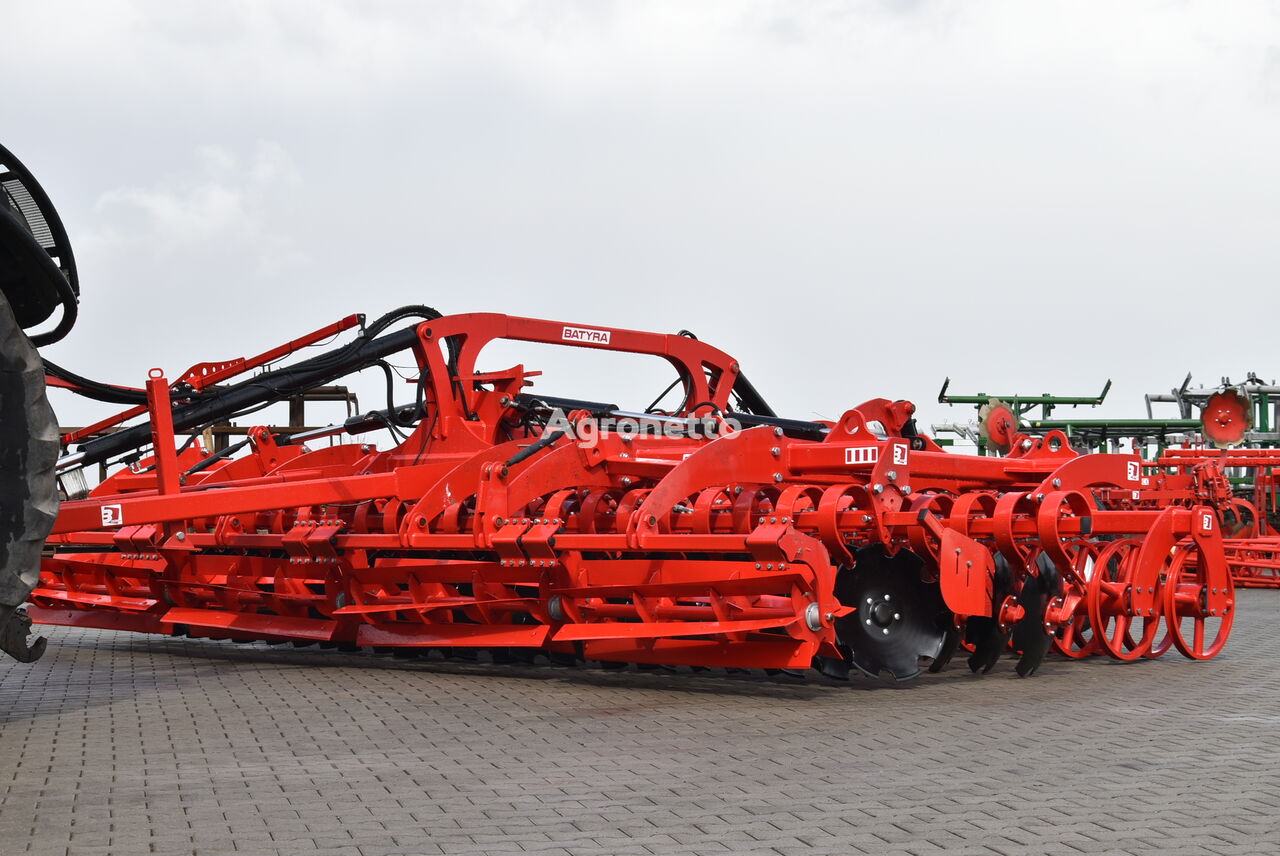 new Batyra Omega ciężka, składana hydraulicznie 5,0m disk harrow