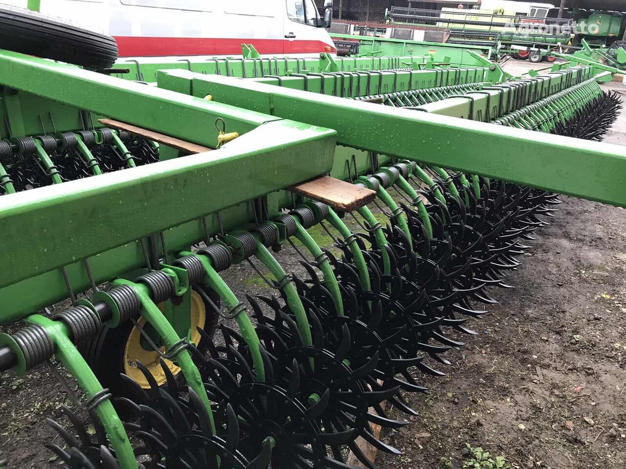 John Deere 400 /9 metrov power harrow