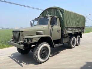 带防水布卡车 Dongfeng 240 Army Military Retired Truck