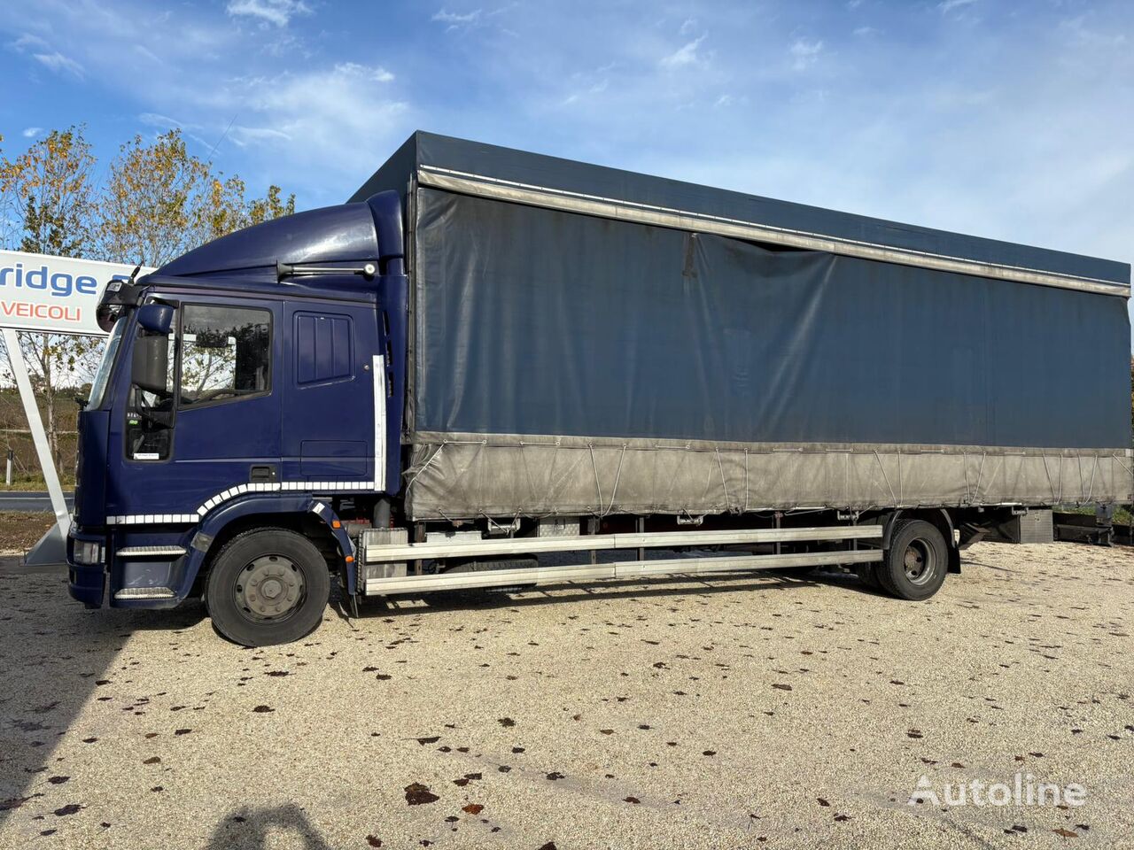 камион со церада IVECO EUROCARGO 120E23