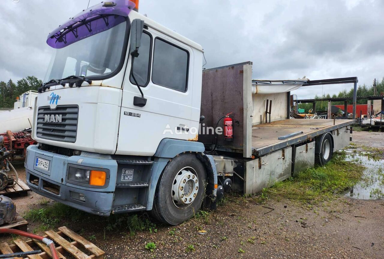 MAN 18.284 MLLC huifzeilen vrachtwagen