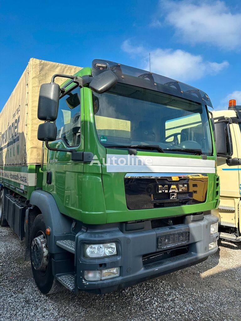 camion bâché MAN 18.290