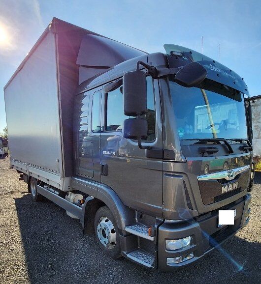 camion bâché MAN TGL 8.220 (7.5t na 5.8m) air luft miachy