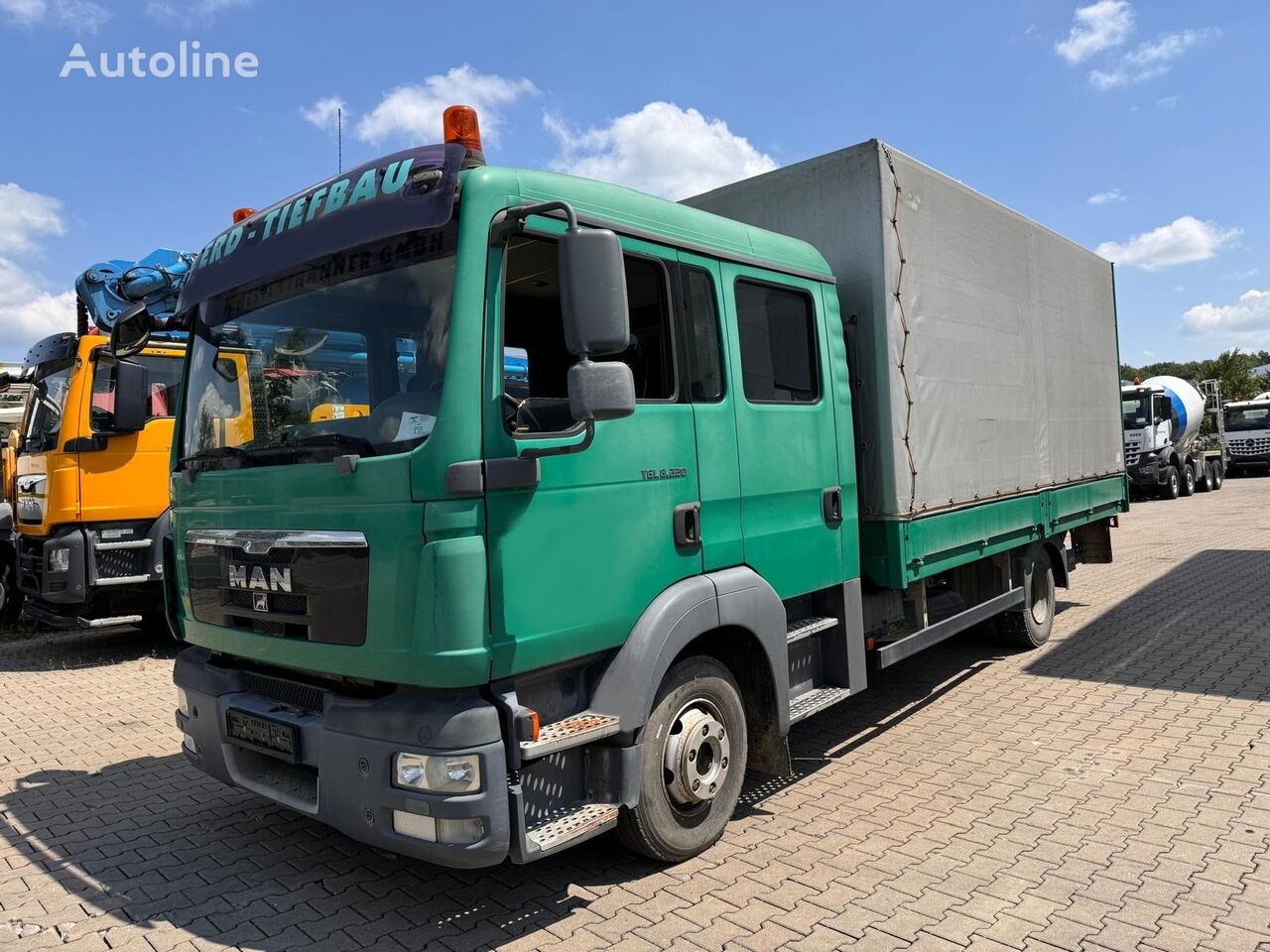 带防水布卡车 MAN TGS 8.220 6-Sitzer - DE - TOP Zustand