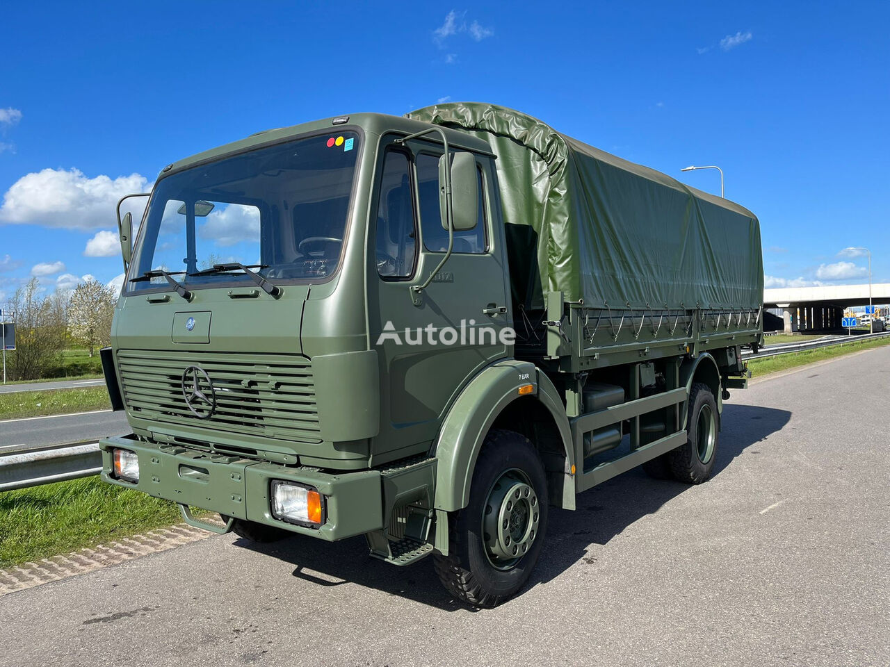 Mercedes-Benz MercedesBenz 1017 4X4 ex army reconditioned camión toldo