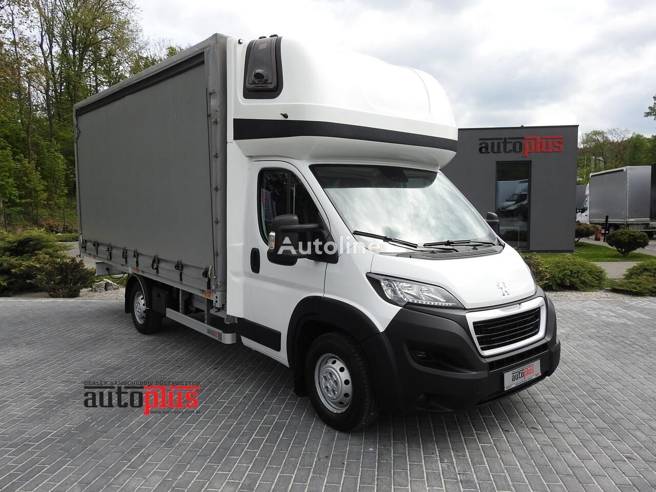 тентованный грузовик Peugeot BOXER PLANDEKA 10 PALET WEBASTO TEMPOMAT KLIMATYZACJA LEDY PNEUM