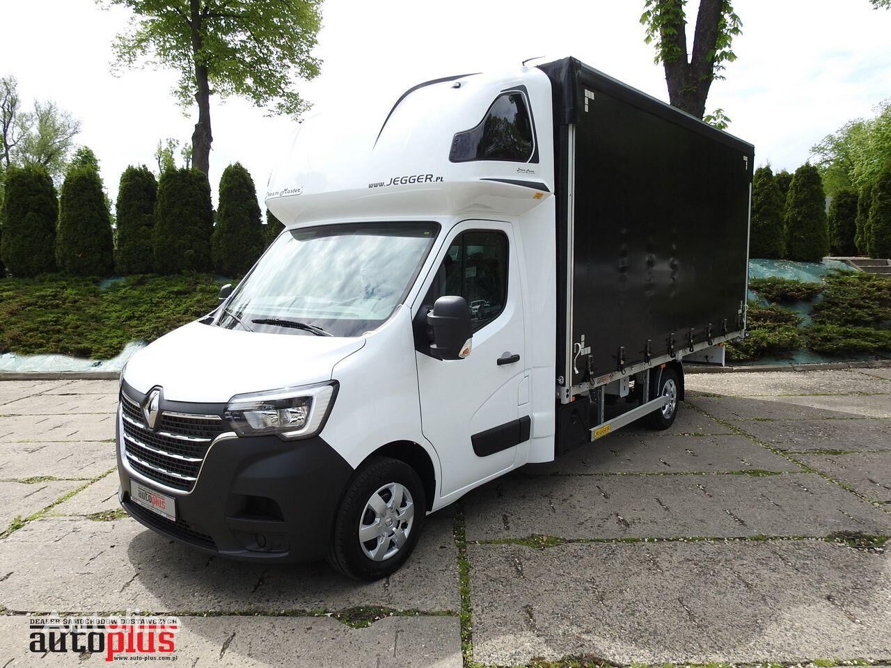 новый тентованный грузовик Renault MASTER NOWY PLANDEKA 10 PALET WEBASTO KLIMATYZACJA TEMPOMAT LEDY