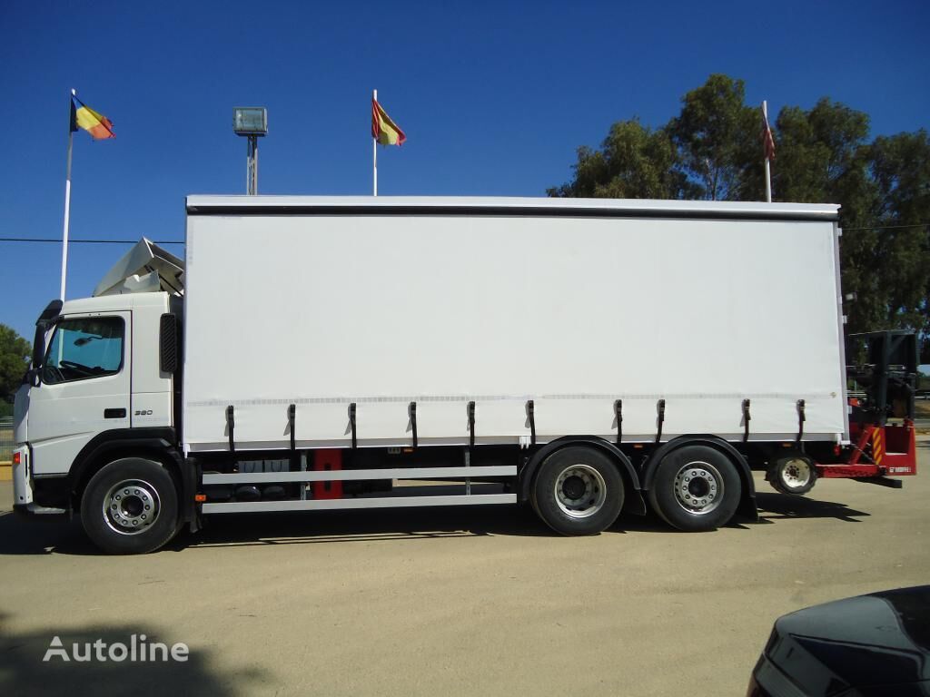 camião de toldo Volvo FM 380