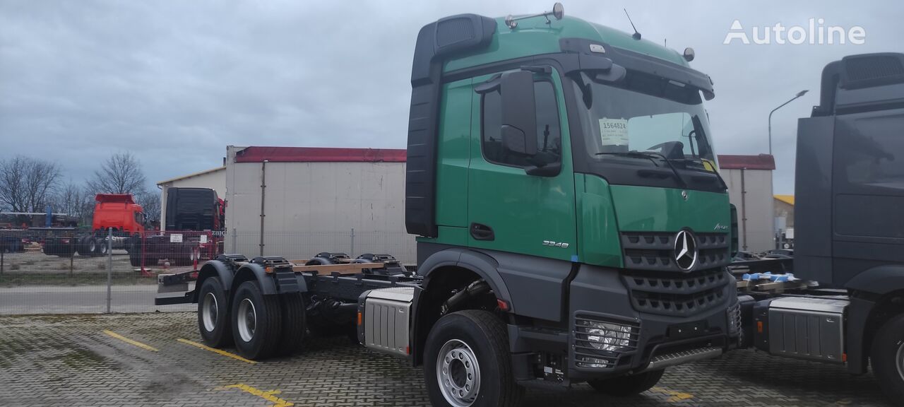 nieuw Mercedes-Benz Arocs 3348 houtvrachtwagen