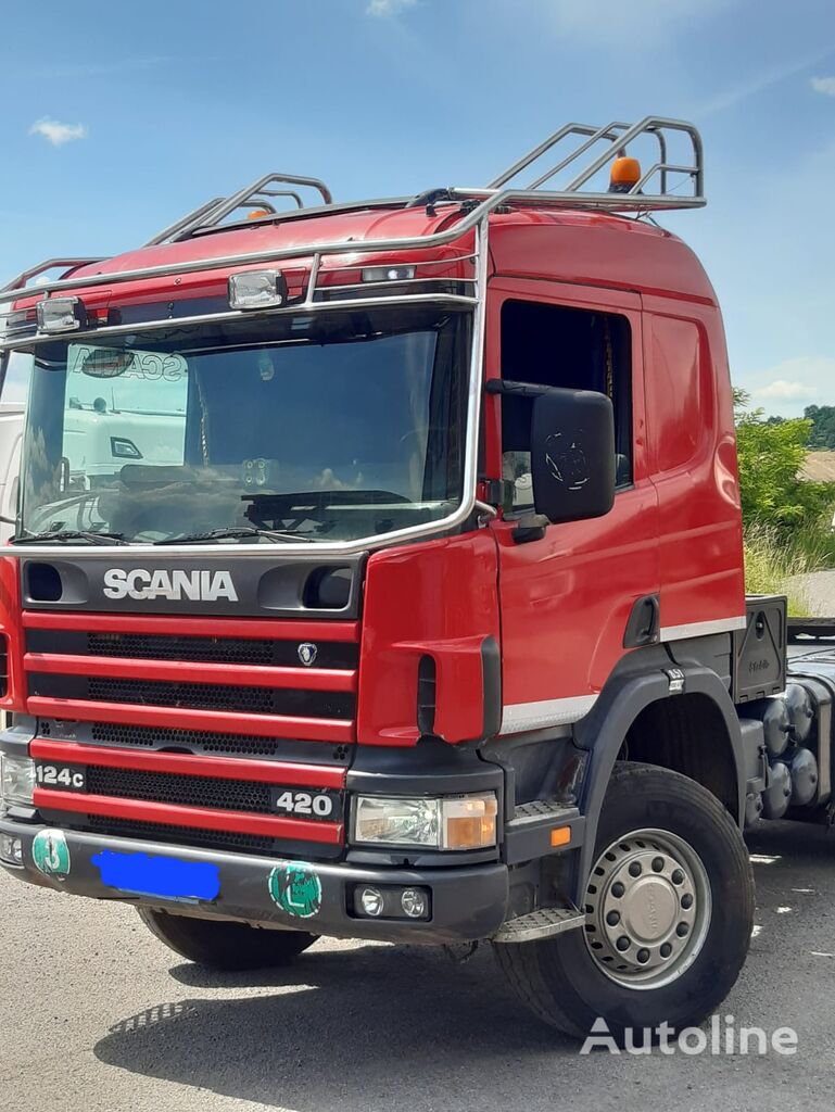 camion forestier Scania 124 C