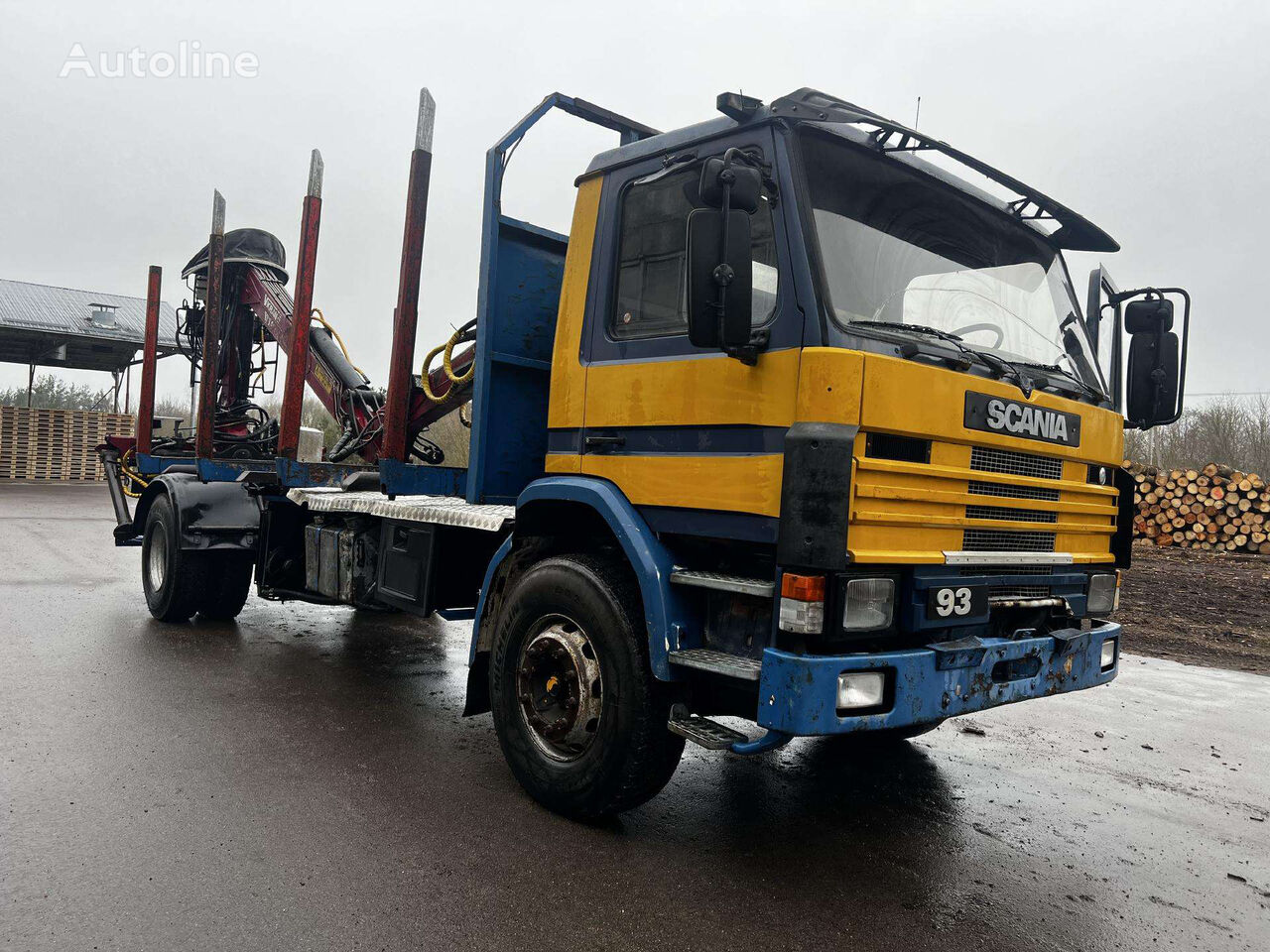 camião de transporte de madeira Scania P93M