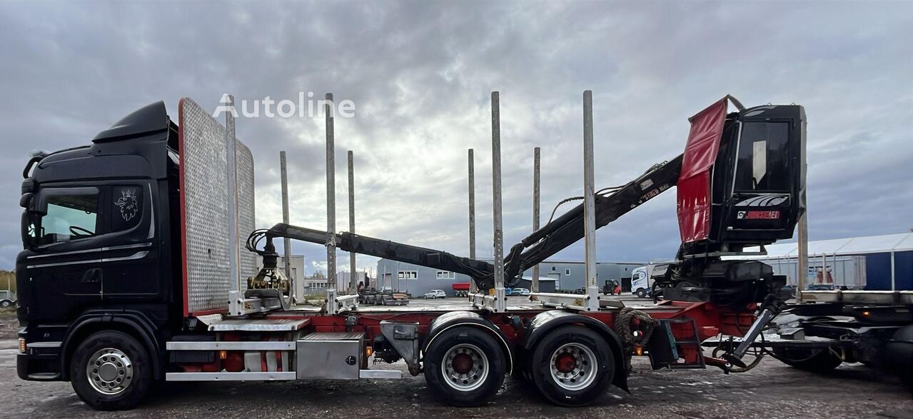 camião de transporte de madeira Scania R730 6x4 + crane